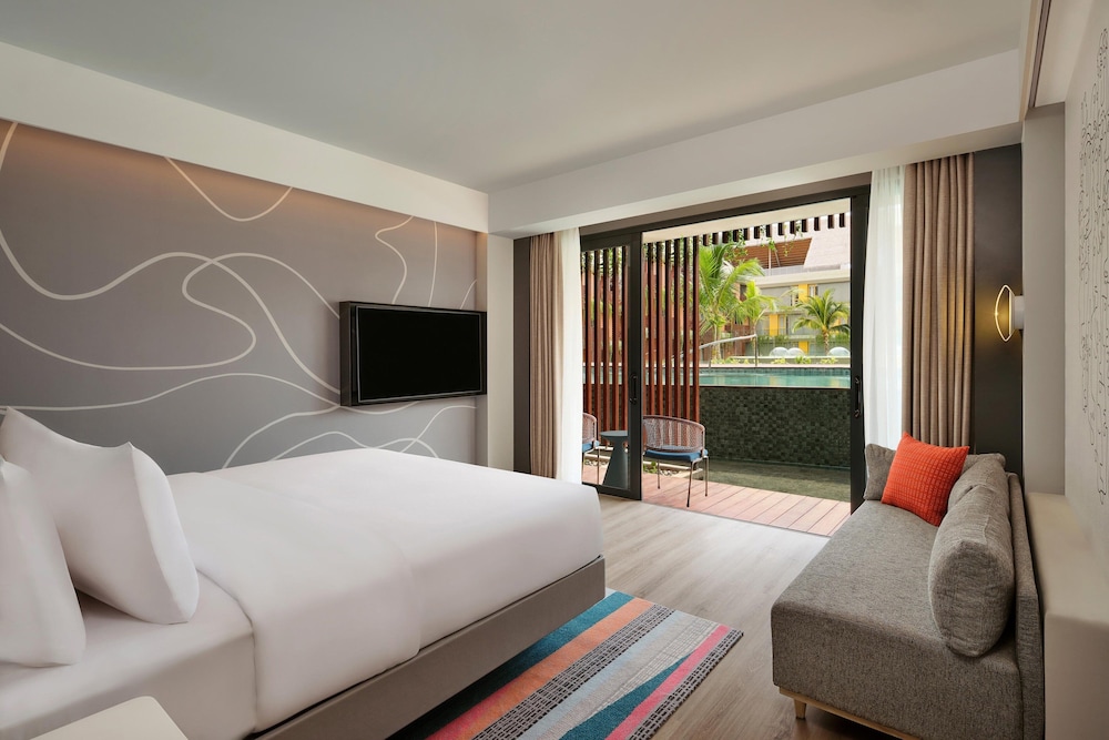 aloft bali kuta at beachwalk