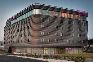 Moxy Cologne Bonn Airport,Porz>>Cologne,3 star