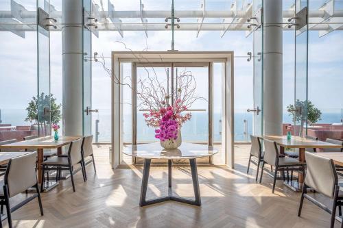 The David Kempinski Tel Aviv,Kfar Shmaryahu>>Tel Aviv,5 star
