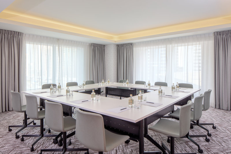 staybridge suites dubai internet city an ihg hotel