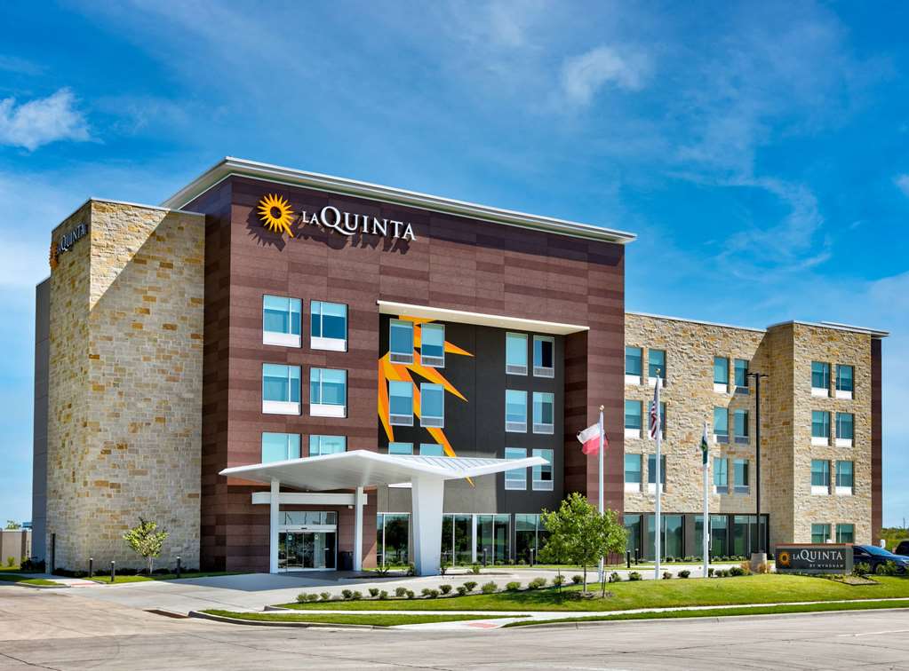 La Quinta Inn & Suites By Wyndham Terrell