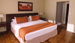 xelena hotel and suites