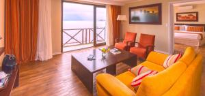 xelena hotel and suites