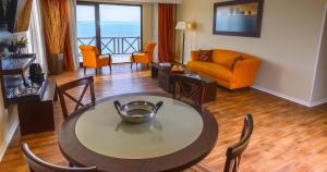 xelena hotel and suites