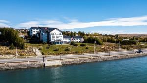 xelena hotel and suites