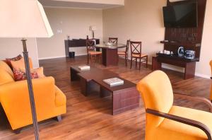 xelena hotel and suites