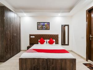 Hotel O Premium Rooms Chhatarpur,,3 star