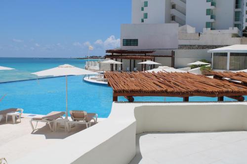 Cyan Cancun Resort & Spa,,4 star