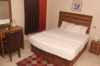 Villa Park Hotels,,4 star