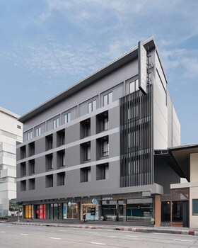 aspira gems center silom