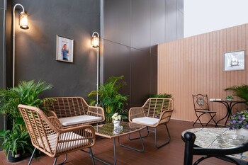 aspira gems center silom