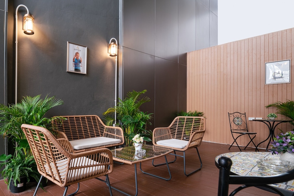 aspira gems center silom