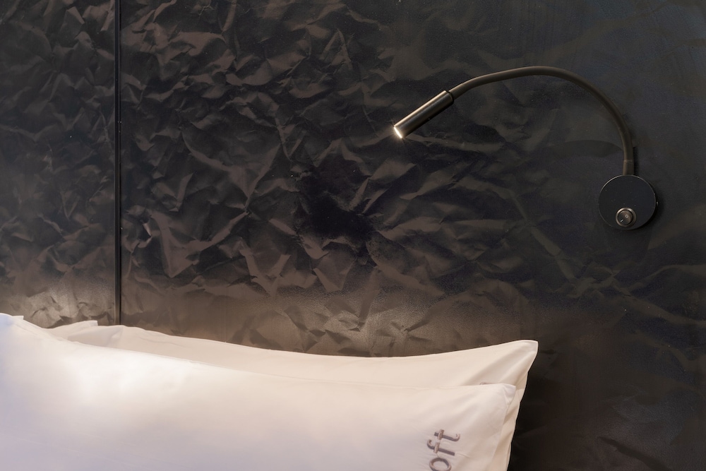 aspira gems center silom