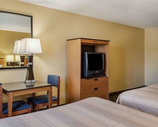 Suburban Studios Chester,Chester>>Bellwood,2 star