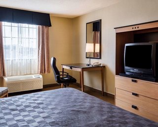 Suburban Studios Chester,Chester>>Bellwood,2 star