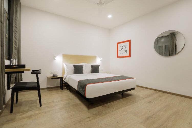 townhouse jageer palace near mayapuri chowk