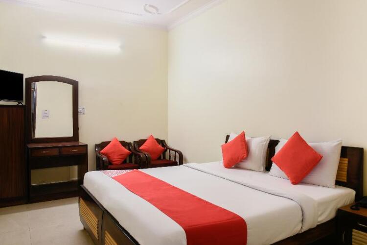 townhouse jageer palace near mayapuri chowk