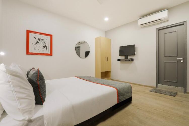townhouse jageer palace near mayapuri chowk