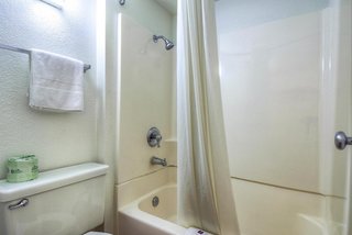 motel 6 lancaster ca