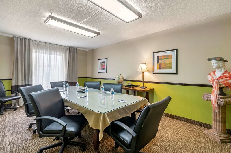 comfort inn and suites st pete clearwater international airport