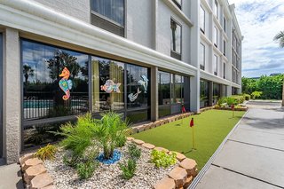 comfort inn and suites st pete clearwater international airport