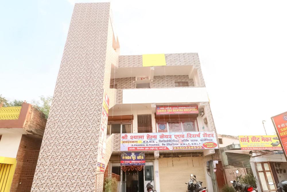 spot on hotel om kanha