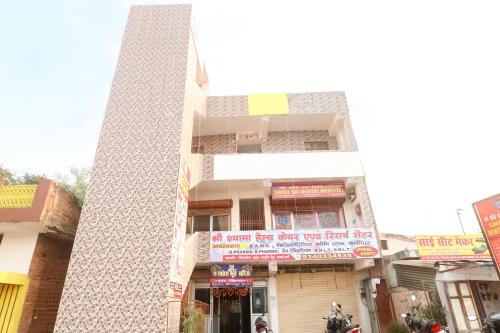 spot on hotel om kanha