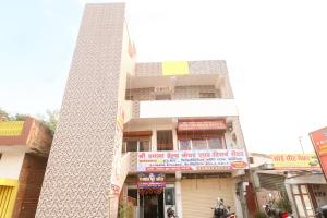 spot on hotel om kanha