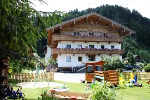 Ferienhof Kampfl,Fuegen>>Austrian Alps,3 star