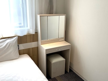 henna hotel komatsu ekimae