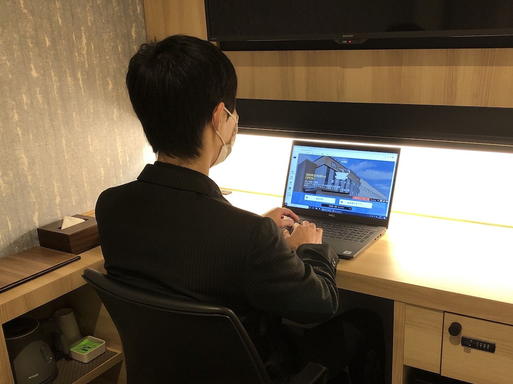 henna hotel komatsu ekimae