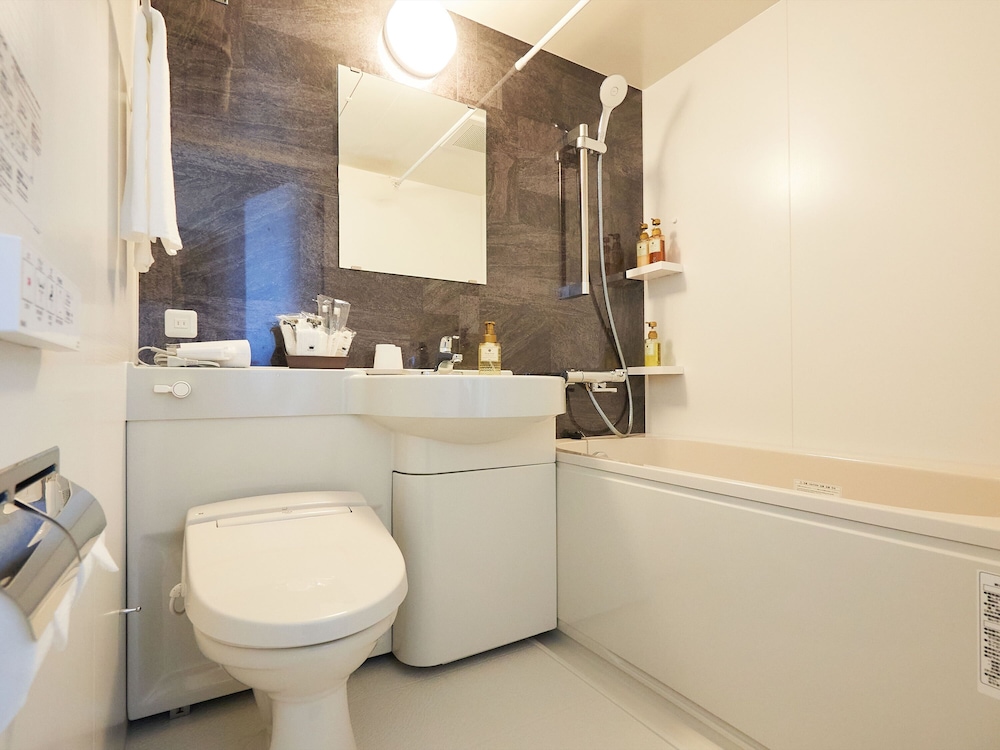 henna hotel komatsu ekimae