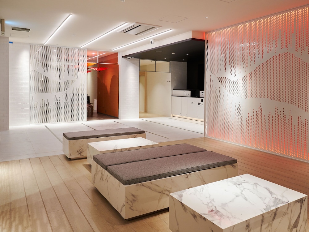 henna hotel komatsu ekimae