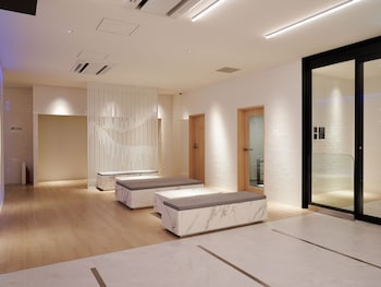 henna hotel komatsu ekimae