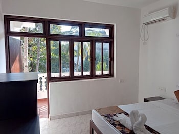 candolim hideout resort