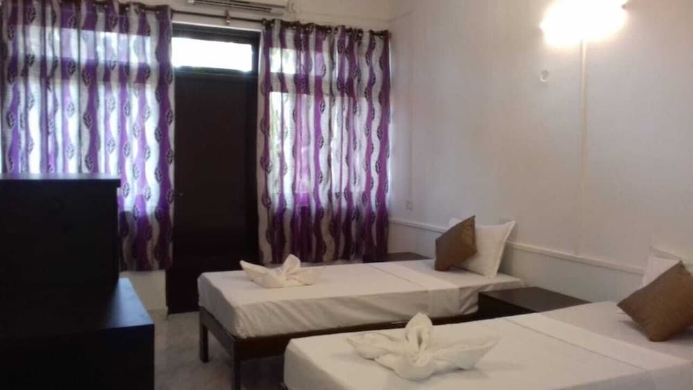 candolim hideout resort