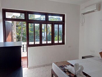 candolim hideout resort