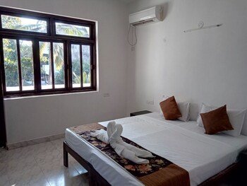 candolim hideout resort