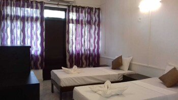 candolim hideout resort