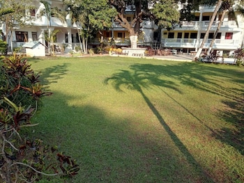 candolim hideout resort