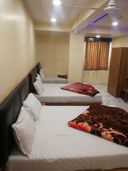 hotel new pathik