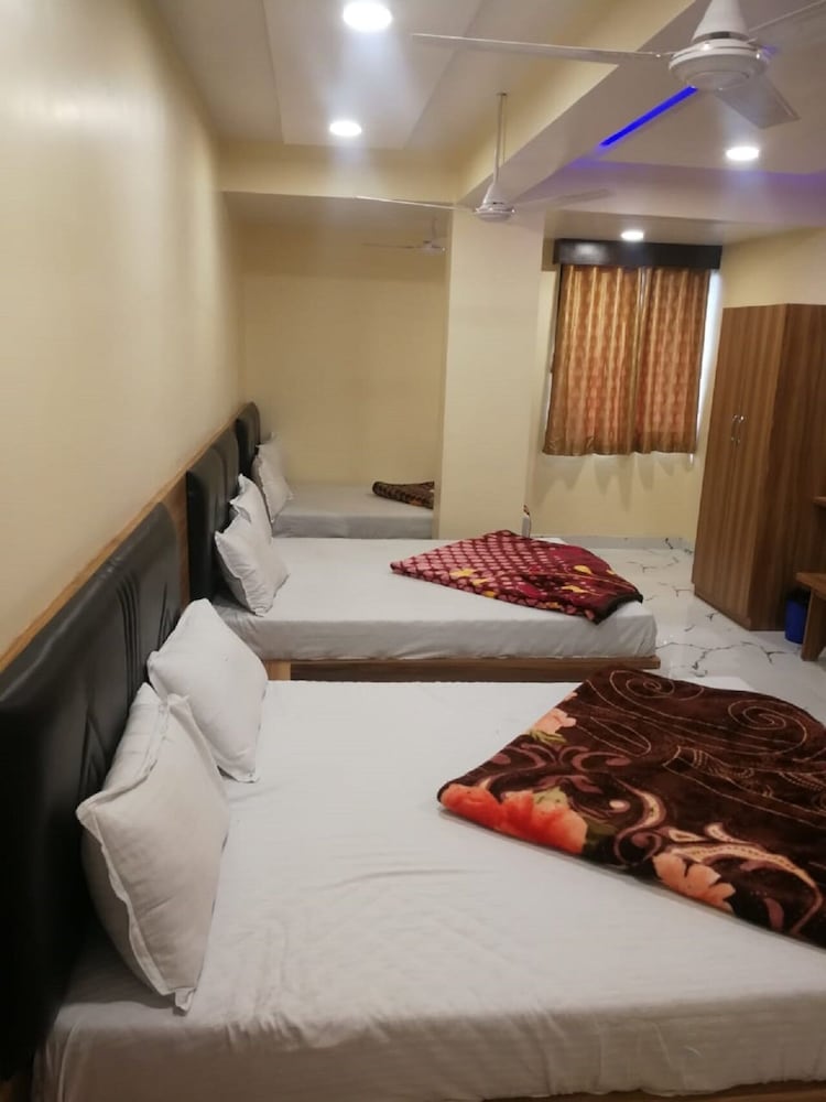 hotel new pathik