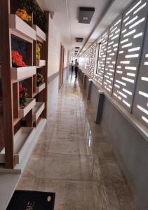 hotel the grand takshak