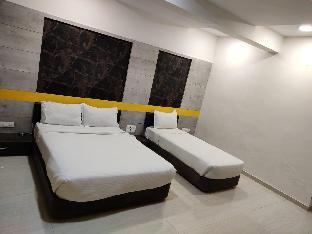 hotel the grand takshak