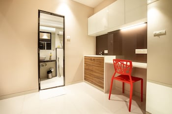 hotel pacific residency near airport