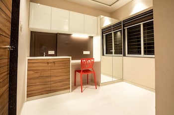 hotel pacific residency near airport