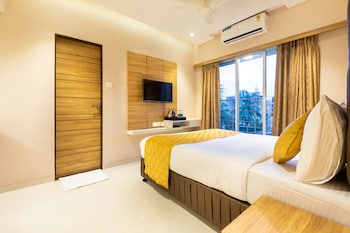 hotel pacific residency near airport