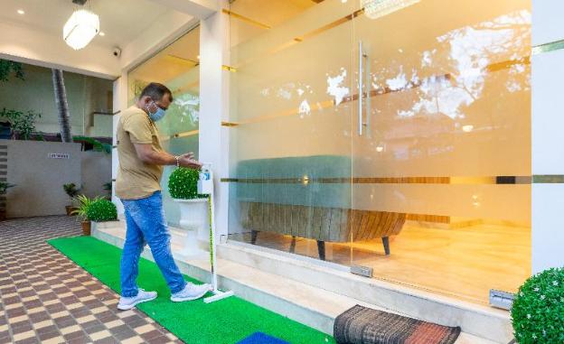 hotel pacific residency near airport