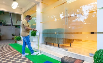 hotel pacific residency near airport