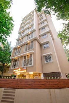 hotel pacific residency near airport